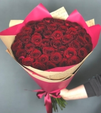 51 Красная роза в упаковке